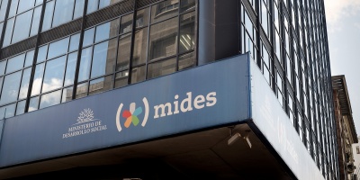 El sindicato del MIDES, se moviliz en reclamo del pago de los salarios de los funcionarios terciarizados