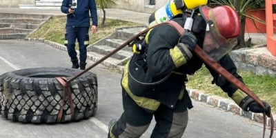 Una delegacin de bomberos uruguayos subieron al podio en la 'Competencia Bomberiles' que se desarroll en Santa F, Argentina