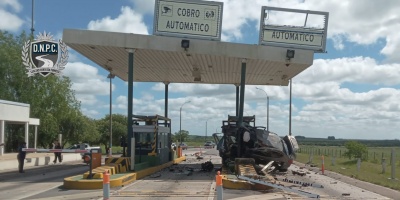 El nico ocupante de un auto falleci tras impactar contra la cabina del Peaje Cebollat