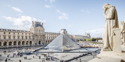  El Gobierno francs confirm el robo en el Louvre y declar el cierre provisional del museo