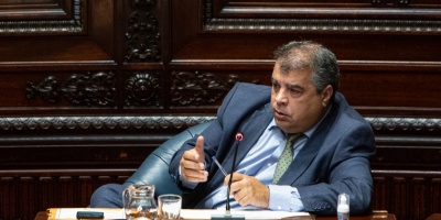 Senador blanco dijo que la posicin de Oddone es equivocada y solitaria tras insistir con el levantamiento del secreto bancario para la DGI