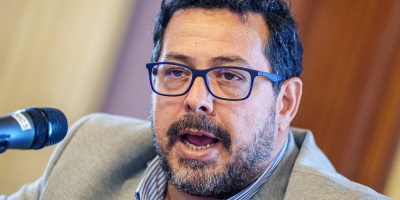 El secretario de Presidencia, dijo que el mundo tiene enormes dificultades para subsanar conflictos de manera institucional