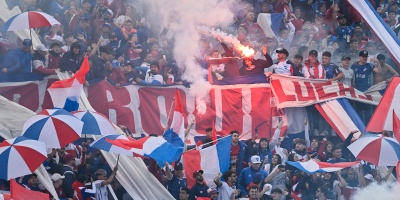 Detuvieron a seis personas vinculadas al lanzamiento de labengala nutica en elclsico del Intermedio