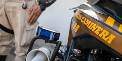 Dos personas resultaron lesionadas tras colisionar dos camiones y un auto 