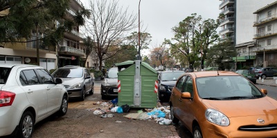 Comenz la fiscalizacin de estacionamiento de vehculos en veredas en Montevideo