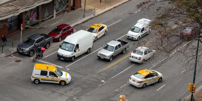 Denunciaron plataformas que ofrecen servicio de taxis irregulares y en vehculos particulares