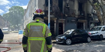 Un�incendio de proporciones se registr� en un dep�sito de�fuegos artificiales en el barrio Reus 