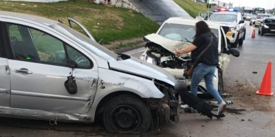 Una mujer result lesionada en un de accidente trnsito en los accesos