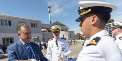 La Armada Nacional realiz el cierre de cursos con la participacin del Presidente de la Repblica Yamand Orsi