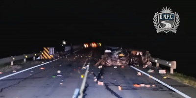 Un conductor de 22 aos falleci tras impactar su auto con la cabecera de un puente en Varela