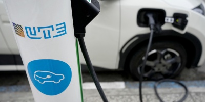 UTE dispuso un aumento del precio del servicio de carga de veh�culos el�ctricos de 5% y modificar� el subsidio de compra de Okm