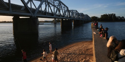 Una persona est� desaparecida en aguas del R�o Santa Luc�a