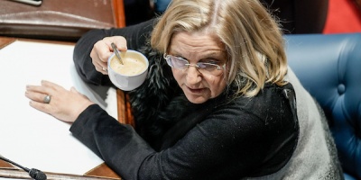 Senadora Bianchi entiende que habr� miles de demandas al Estado por cambios al FONASA