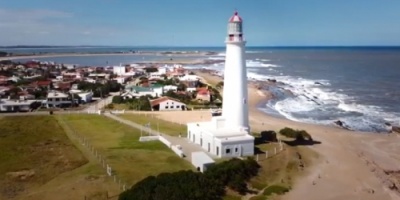 Un ni�o delicado tras caer a una piscina en La Paloma