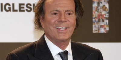 Investigan una denuncia contra Julio Iglesias luego que exempleadas lo acusaran de agresi�n sexual