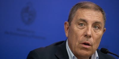 El ministro de Econom�a defendi� las medidas adoptadas para contener la ca�da del d�lar, se espera sostenerlas en el tiempo y asegur� que es una accionar �paso a paso�