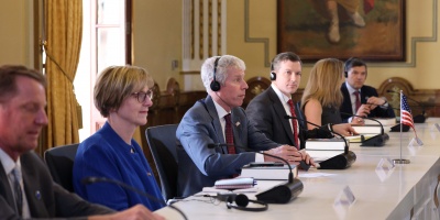 Venezuela anuncia una "asociaci�n productiva" a largo plazo con EEUU