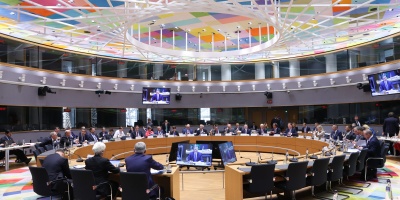 Eurogrupo debate este lunes el papel internacional del euro