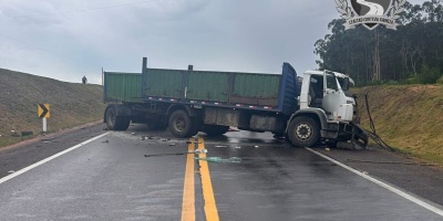 Accidente frontal entre dos camiones con remolque dej� un fallecido en Lavalleja