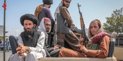 Pakist�n anuncia una "guerra abierta" con Afganist�n, bombardea Kabul y reivindica 133 muertes