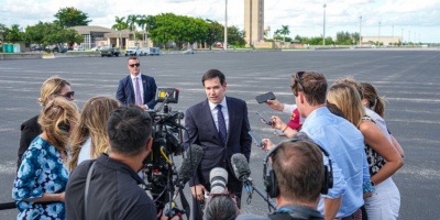 Secretario de Estado estadounidense afirm� que EEUU decidi� atacar Ir�n por las pretensiones de Israel