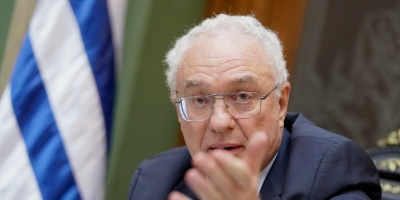 El canciller Lubetkin desmiente a Delgado y sostiene que las invitaciones "son formales o no son", sobre el Escudo de las Am�ricas