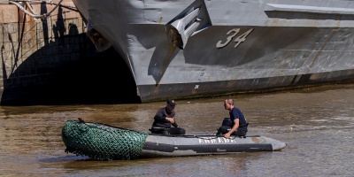 La Armada contin�a buscando al pescador que cay� de una embarcaci�n en el Puertito Del Buceo