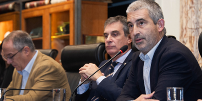 Mayores de 14 a�os cobrar�n las becas Buti� a trav�s de una tarjeta de d�bito del BROU