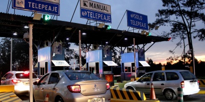 Unos 2800 veh�culos por hora en promedio han pasado por el peaje de Pando en el operativo retorno que implementa Caminera