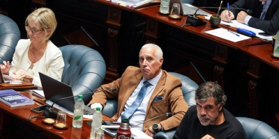 Carlos Negro defendi� su gesti�n ante la oposici�n con datos sobre la baja generalizada de los delitos 