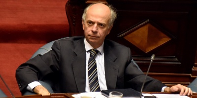 Oposici�n citar� a los ministros de Econom�a y Trabajo al Parlamento 