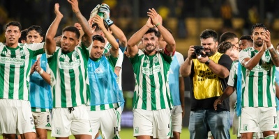 Racing es el nuevo campe�n del Torneo Apertura del F�tbol Uruguayo tras la ca�da de Pe�arol ante Wanderers por 1 a 0