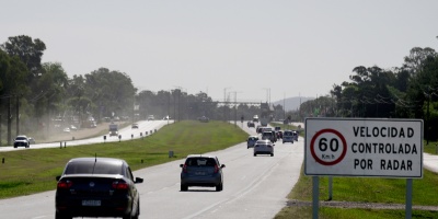 Comisi�n de Diputados aprob� la reducci�n del monto de las multas por exceso de velocidad si se abonan antes del a�o