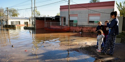 CECOED de Salto asiste a familias a las que le ingres� agua en la vivienda a ra�z del temporal