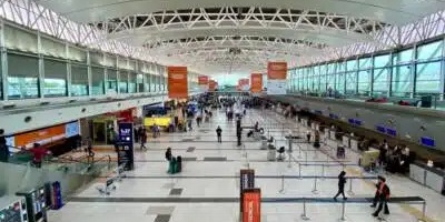 Se cancelaron y suspendieron vuelos en Ezeiza por la niebla 