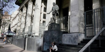 Jos� Carlos Mah�a anunci� una serie de obras en la Biblioteca Nacional en el marco de su 210 aniversario
