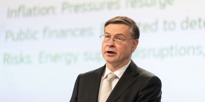 Bruselas defiende reforzar el papel global del euro como una "alternativa cre�ble" al d�lar
