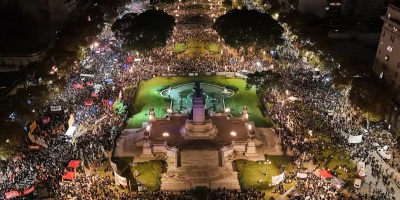 Argentina: multitudinaria marcha de Ni Una Menos en todo el pa�s