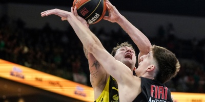 B�squet: Pe�arol derrot� a Aguada 99 a 82