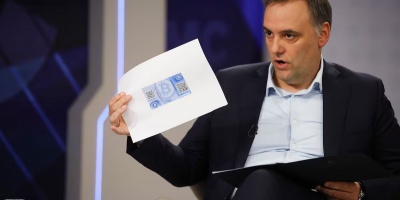 Manuel Adorni present� su declaraci�n jurada y admiti� tener dinero "en negro"