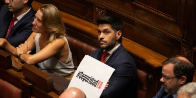 �Una confesi�n de fracaso, m�s que de gesti�n�, dijo Ojeda tras los cambios efectuados por Negro en la Polic�a