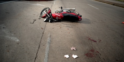 Dos personas muertas en Salto tras choque de motos