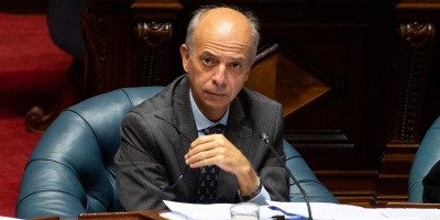 Javier Garc�a propuso a la c�mara alta que en caso de concretarse la visita del Papa Le�n XIV a Uruguay se lo invite al Parlamento