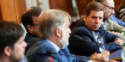 El lunes comparecer� ante la comisi�n investigadora del caso Cardama el exministro de Defensa, Armando Castaingdebat