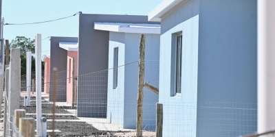 El Gobierno entrega m�s de 300 viviendas en Artigas, Salto y Paysand�