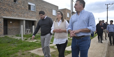 El MVOT y la Intendencia de Salto firman convenios para acelerar soluciones habitacionales y de ordenamiento territorial