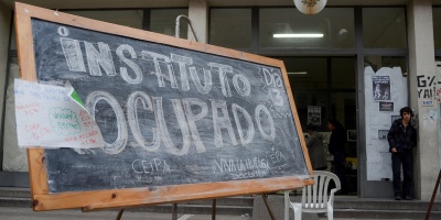 Estudiantes del IPA ocupan el centro por sexto d�a contra el plan de titulaci�n por adquisici�n de saberes