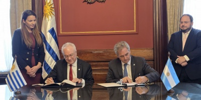 Los cancilleres de Uruguay y Argentina firmaron un acuerdo a�reo que comprende mayor flexibilidad para los viajes entre ambos pa�ses