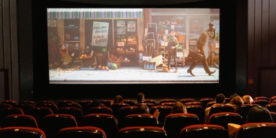 Ni�os y ni�as viven la experiencia de ir al cine por primera vez 