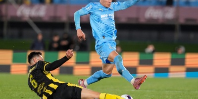 Pe�arol y Torque empataron 1 a 1 